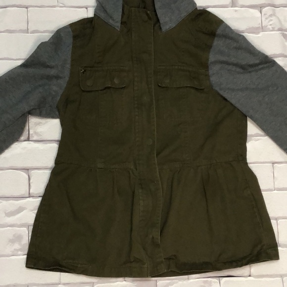 Girls hooded Utility Jacket - Picture 2 of 7